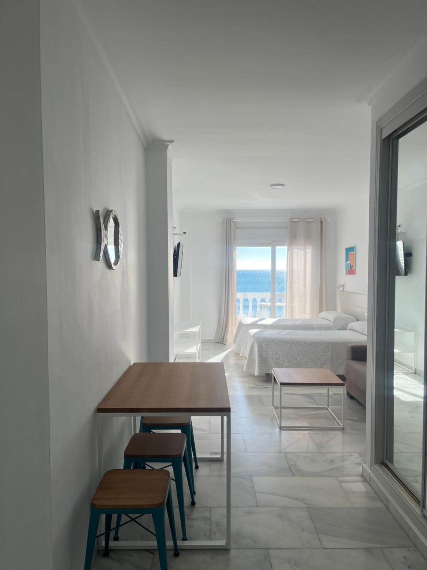 Apartamentos Guaquin Torremolinos Exterior photo